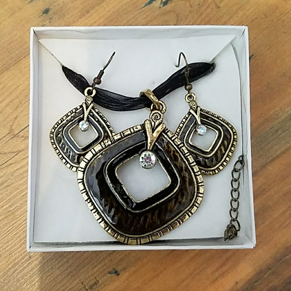 New Necklace and Earring set